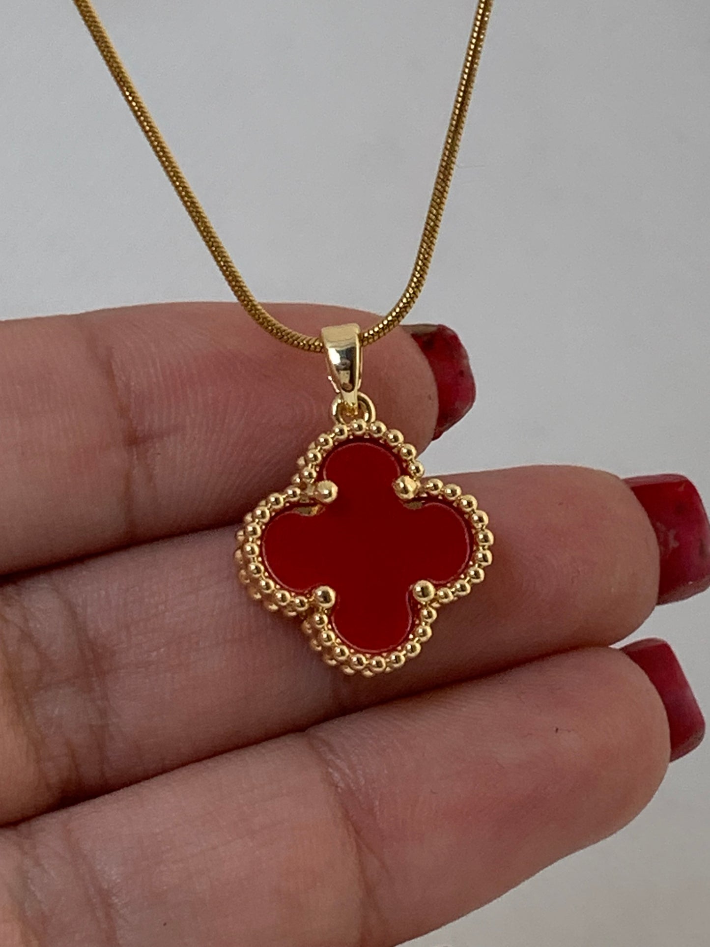 Collar Red Clover
