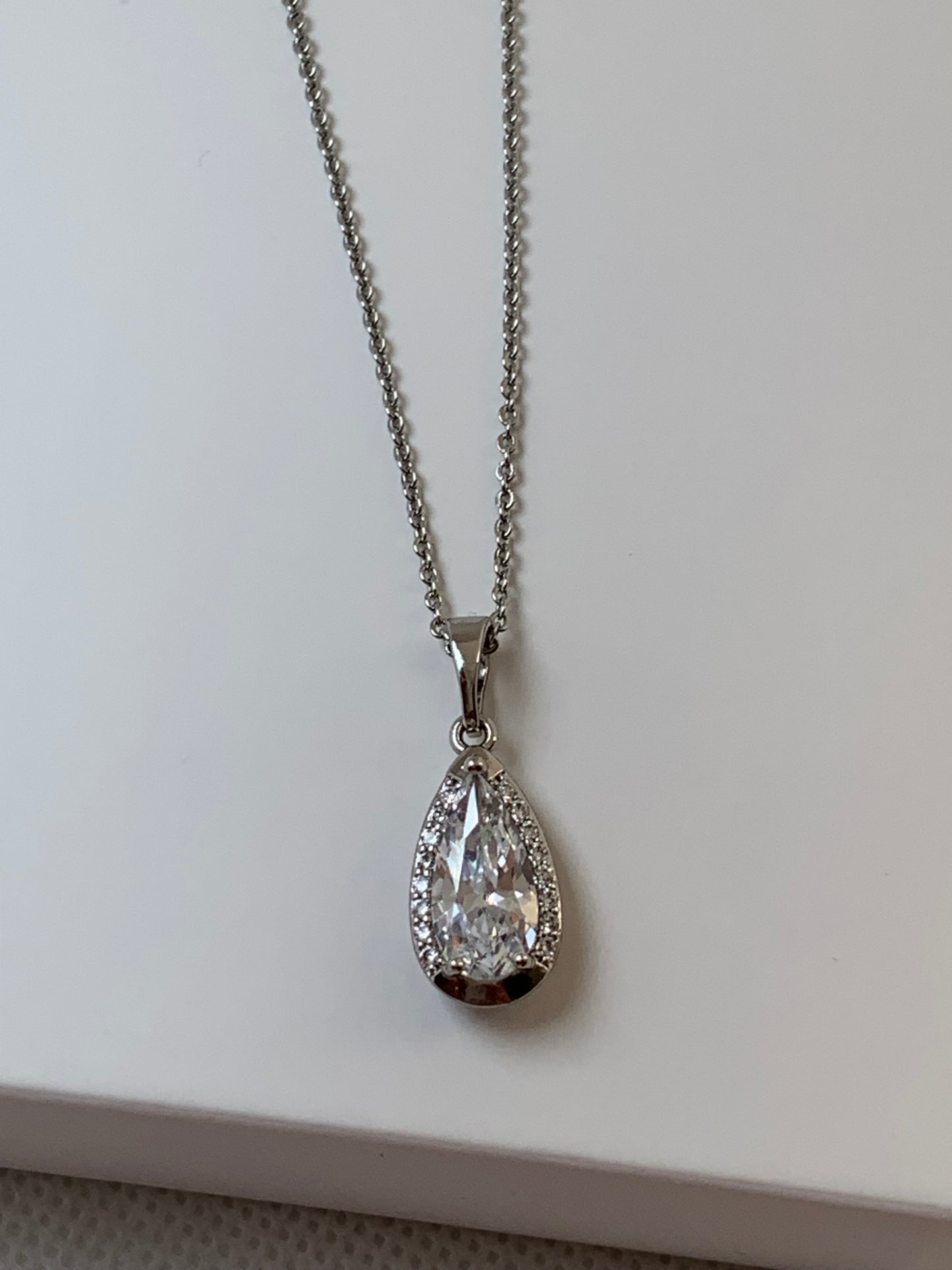 Collar Gota