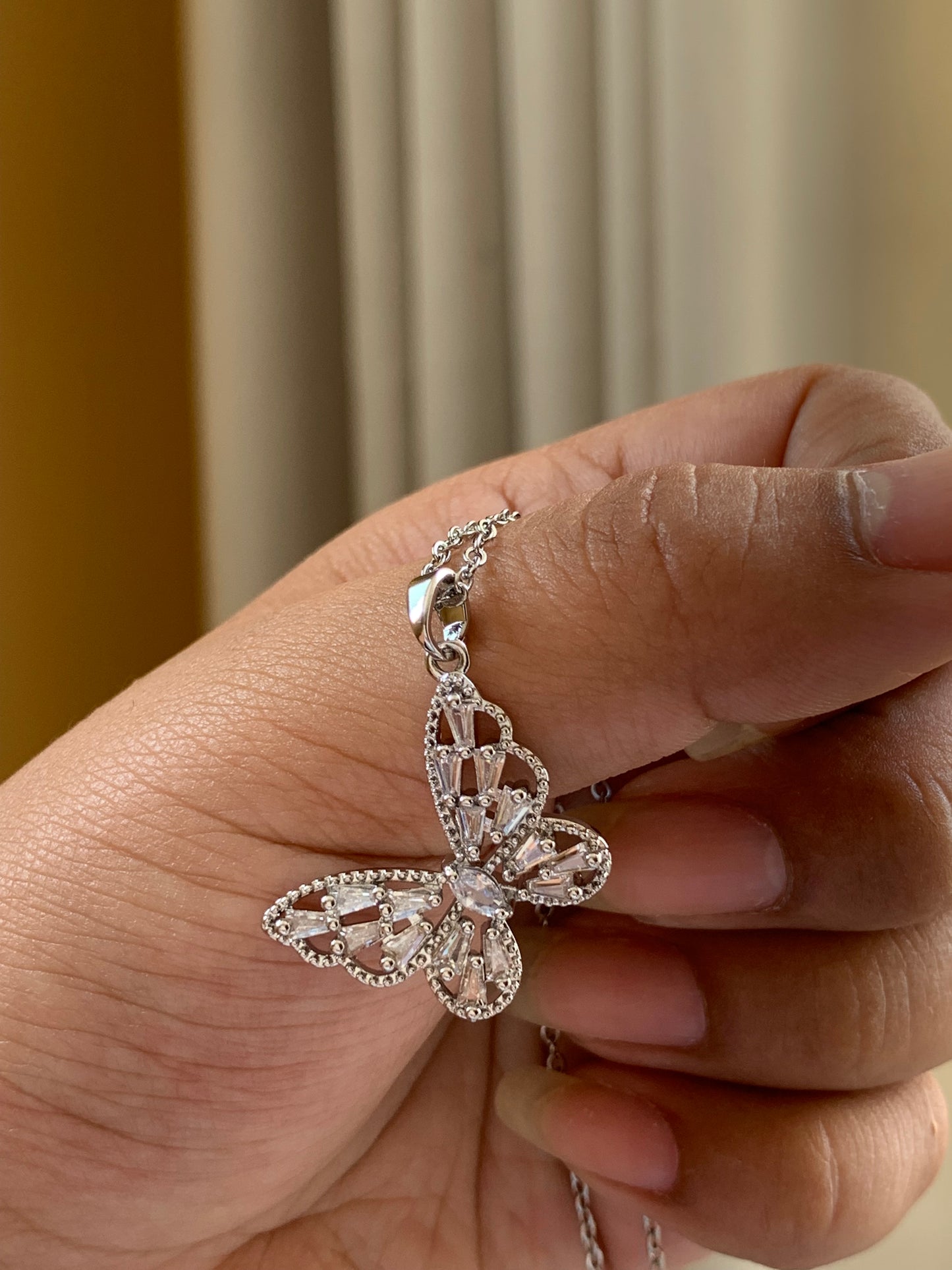 Collar Butterfly