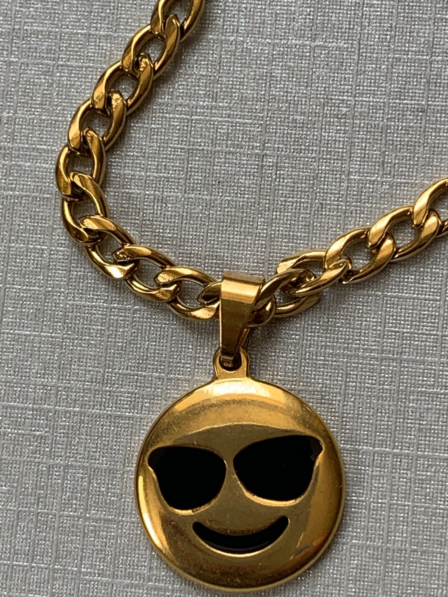 Collar Emoji