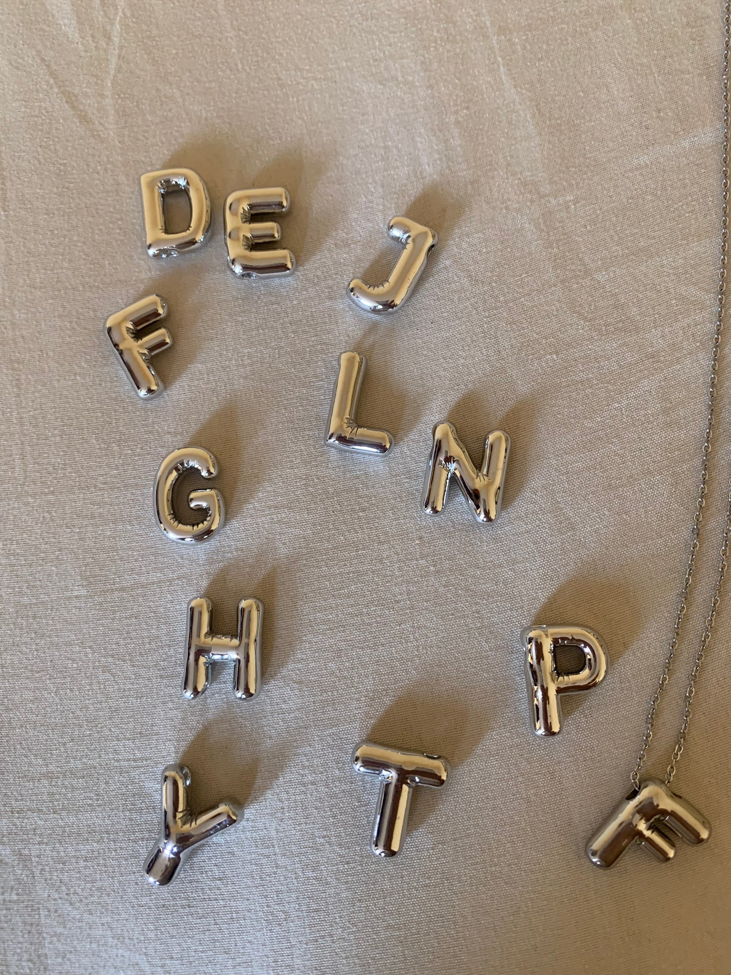 Collar Letter Chuncky Silver